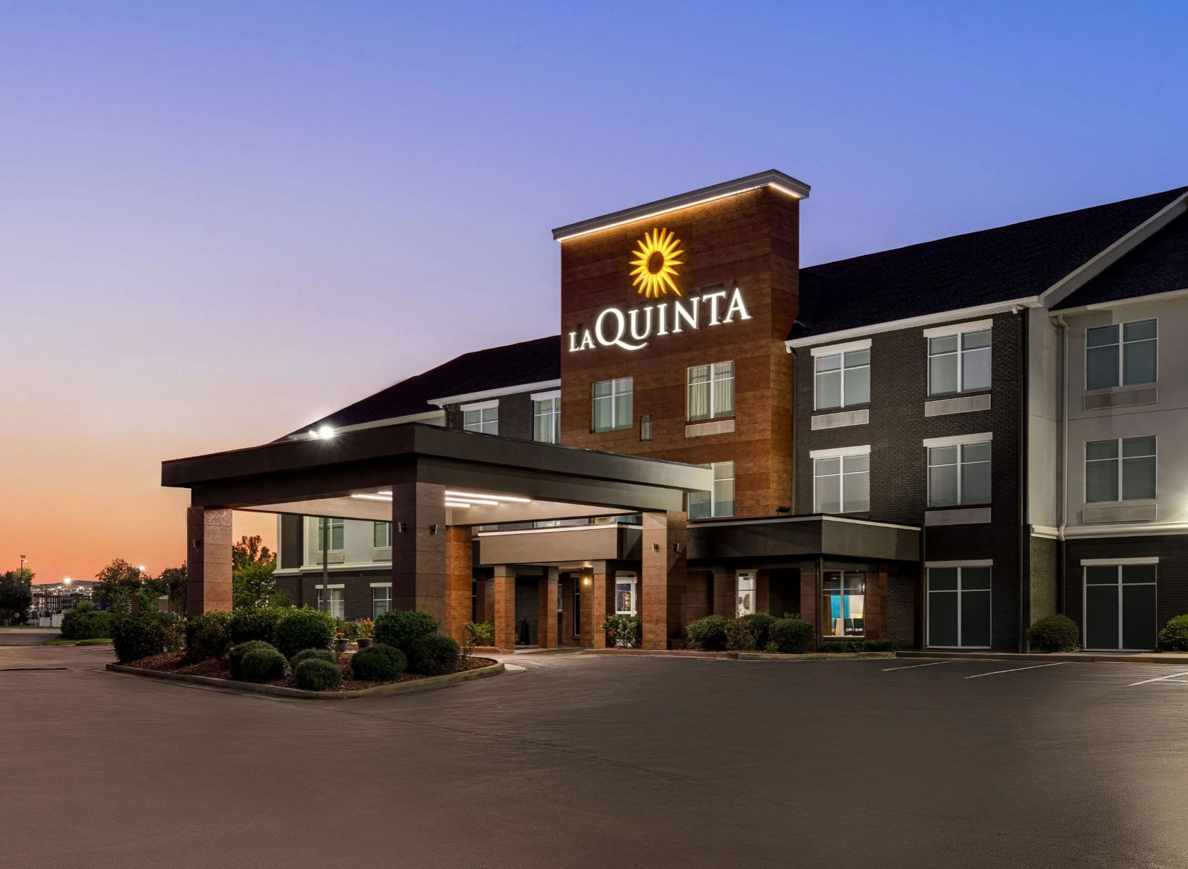 La Quinta Inn & Suites